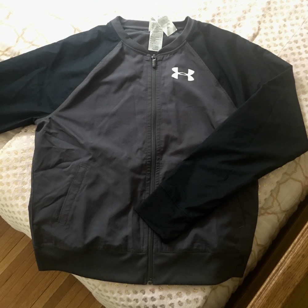 Under Armour women’s wind breaker
